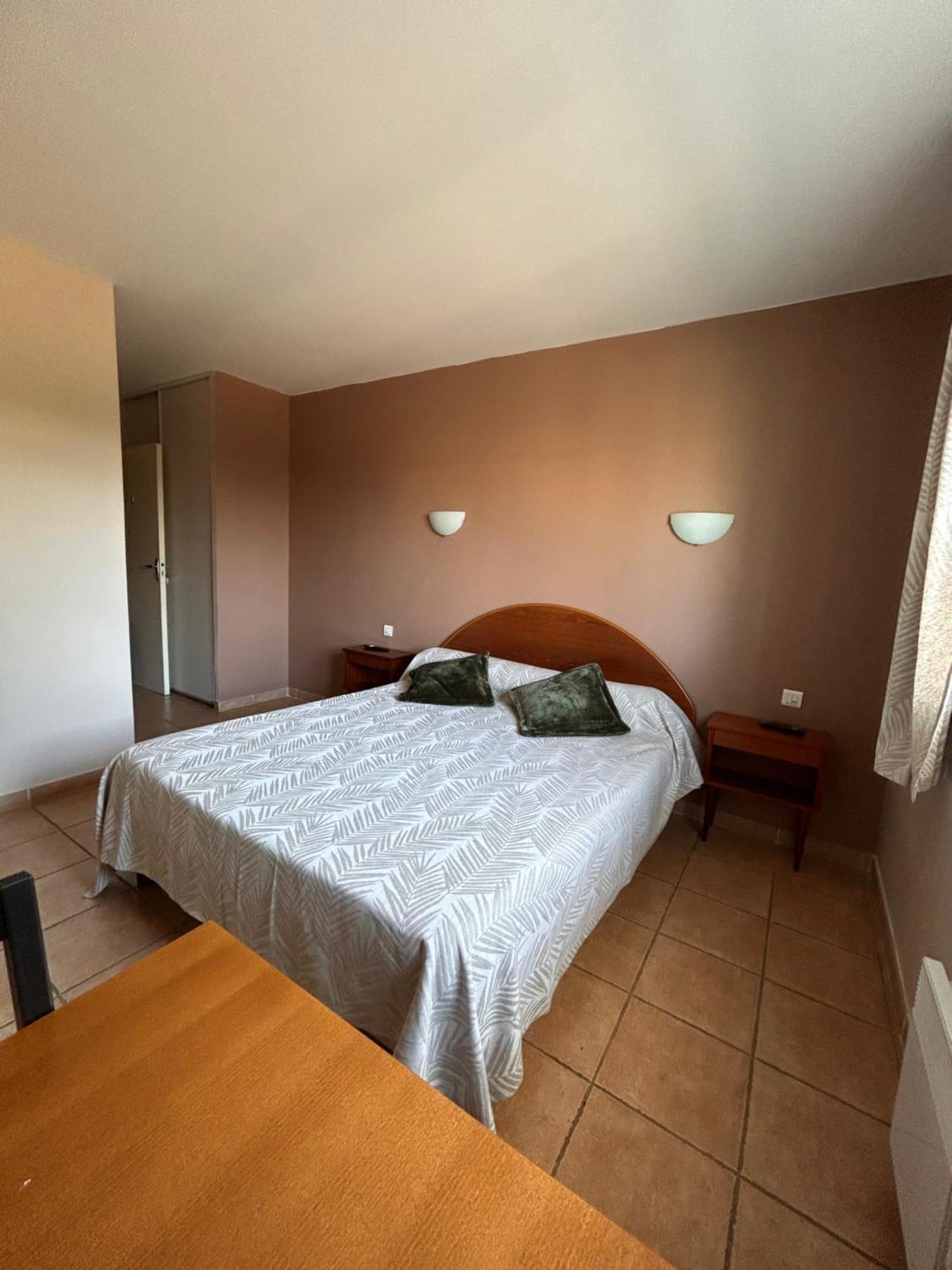 Les Oliviers Apartment Монтаняк Екстериор снимка